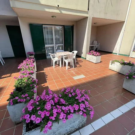 Villaggio Luna Swimmingpool- Agenzia Cocal Apartment