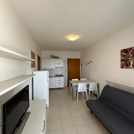 Lägenhet Villaggio Luna Swimmingpool- Agenzia Cocal *