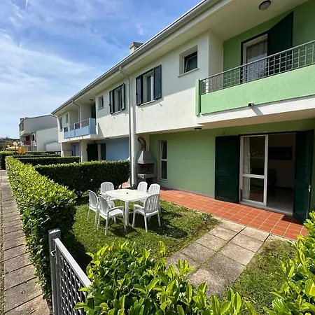 Villaggio Luna Swimmingpool- Agenzia Cocal *